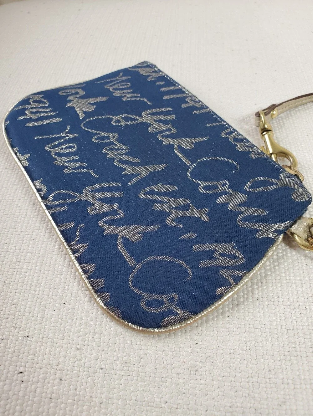 COACH Poppy New York 1941 Script Wristlet Navy Blue Heart Limited Edition